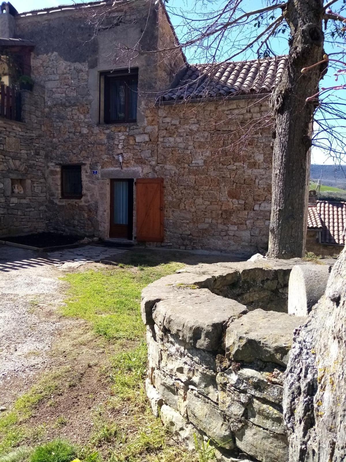 Gite Le Jaya Saint-Georges-de-Luzençon Esterno foto